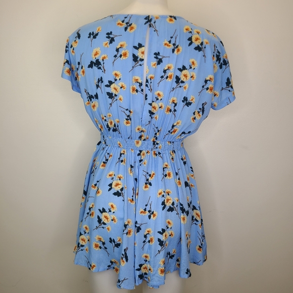 Lulus Dondi She's So Sweet Light Blue Floral Print Tie-Front Rayon Romper XS - Picture 6 of 15